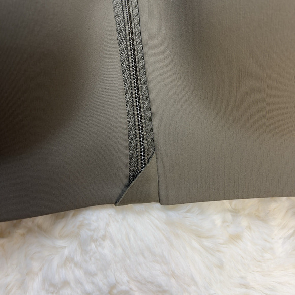 Victoria's Secret Dark Olive Green Featherweight Max Sports Front Close Bra 38C - Picture 5 of 6